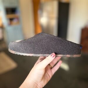 Black Rothy Clogs. Size 8.